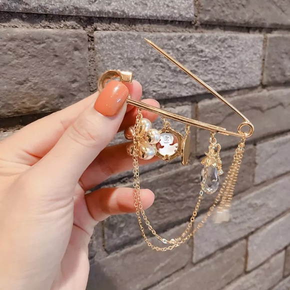 Brand New Pin Brooch - Picture 2 of 3